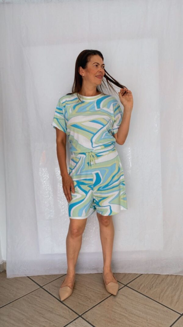 Macacão Curto Estampado Azul e Verde