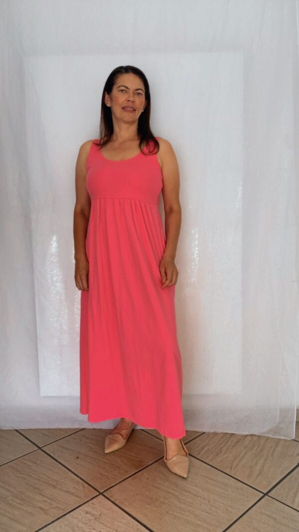 Vestido Longo Regata em cima Malha Canelada