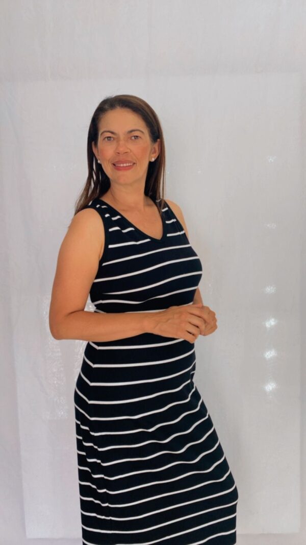 Vestido Midi Justo(a) Listrado Preto e Branco - Image 2