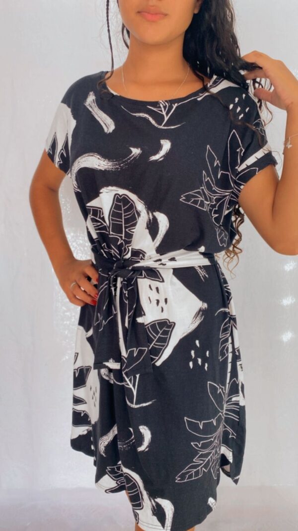 Vestido Curto Cinto Elástico nas Costas - Image 2