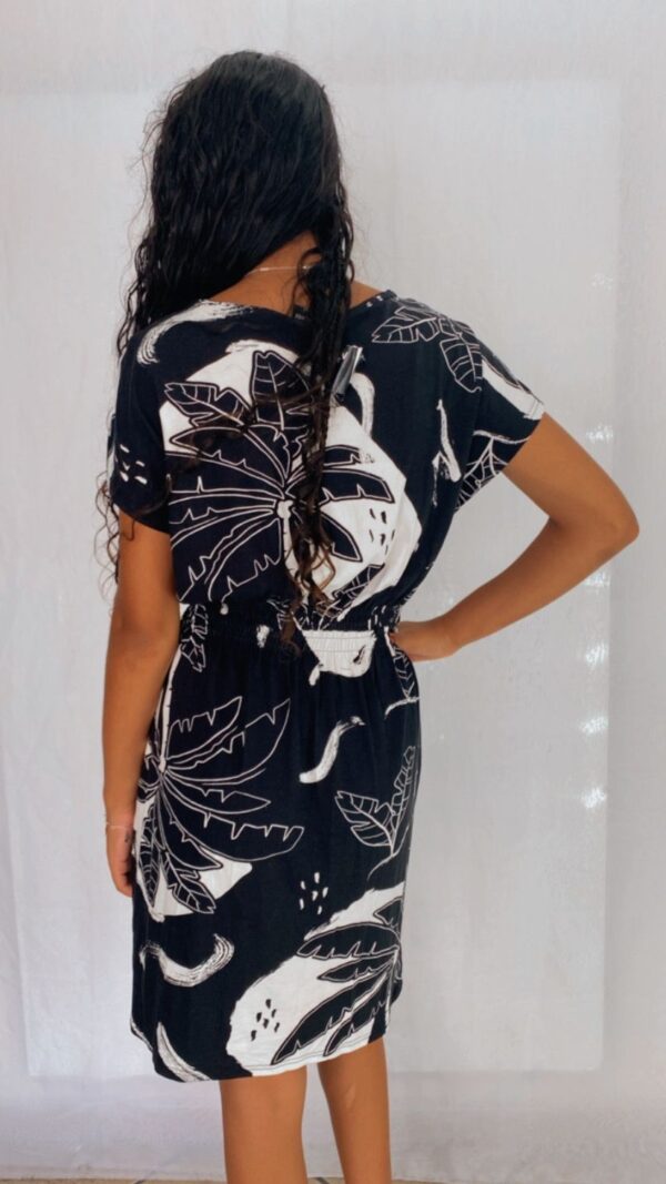 Vestido Curto Cinto Elástico nas Costas - Image 3