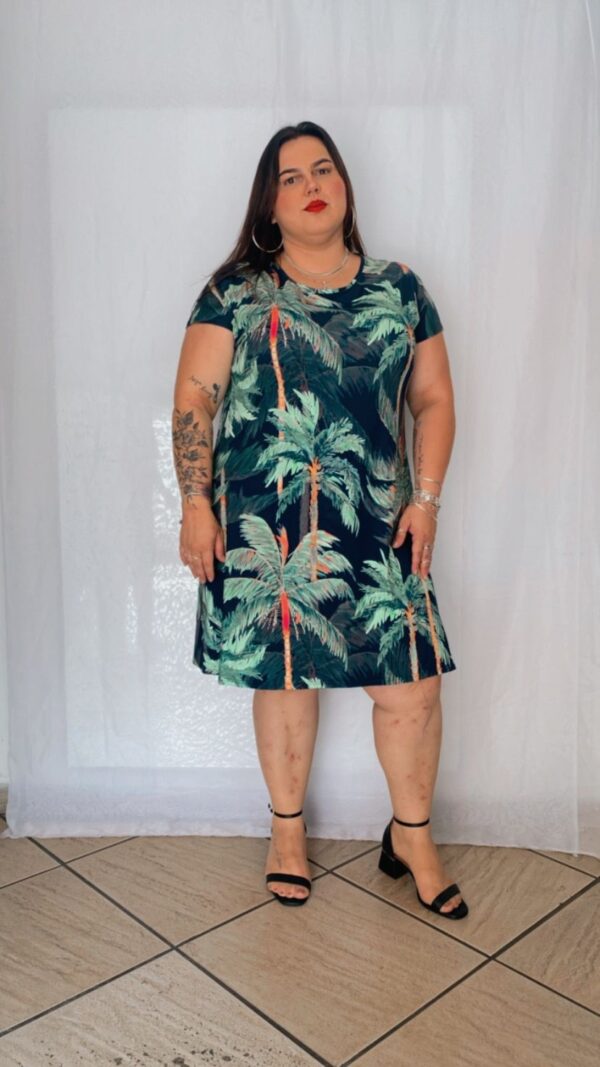 Vestido Curto Malha Estampado Palmeiras PLUS