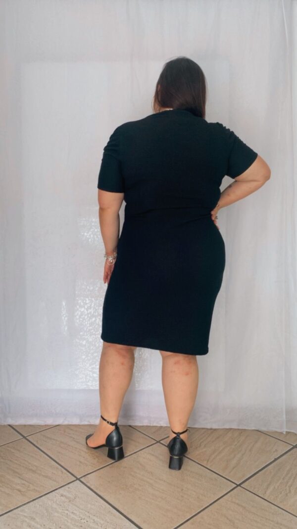 Vestido Plus Preto Liso Canelado - Image 3