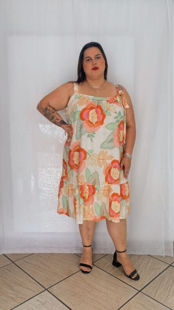 Vestido Evase Viscose Renda e Alça no Decote