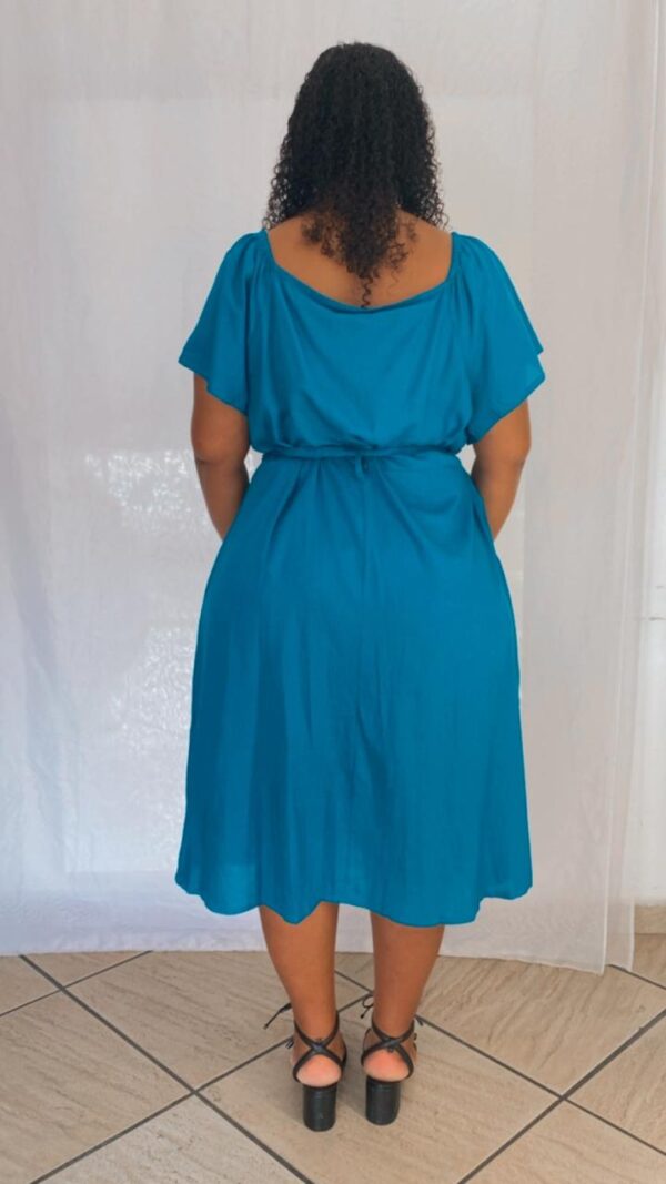 Vestido Midi Plus c/ Abotoamento - Image 2
