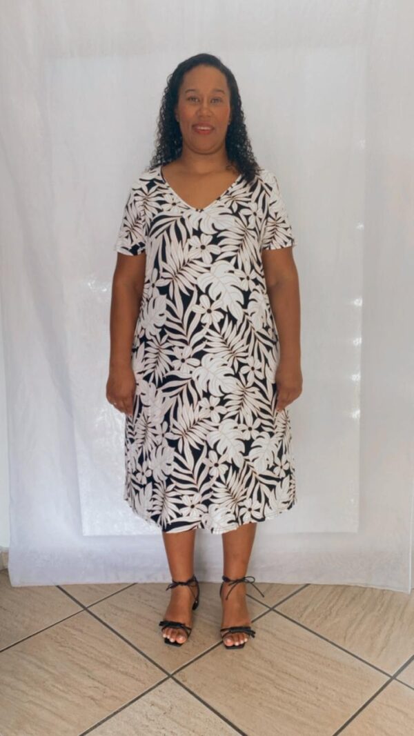 Vestido Manga Curta Evase Estampado