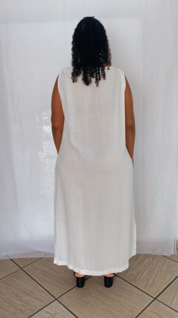 Vestido Regata Linho com Alça Torcida - Image 3